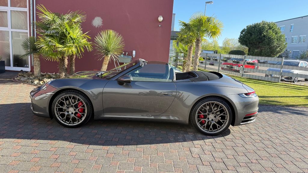 Image of Porsche 992