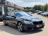 BMW M760 L i xDrive*PANO*HEAD-UP*360°K*KEYLESS*MASSA - BMW M760 Gebrauchtwagen