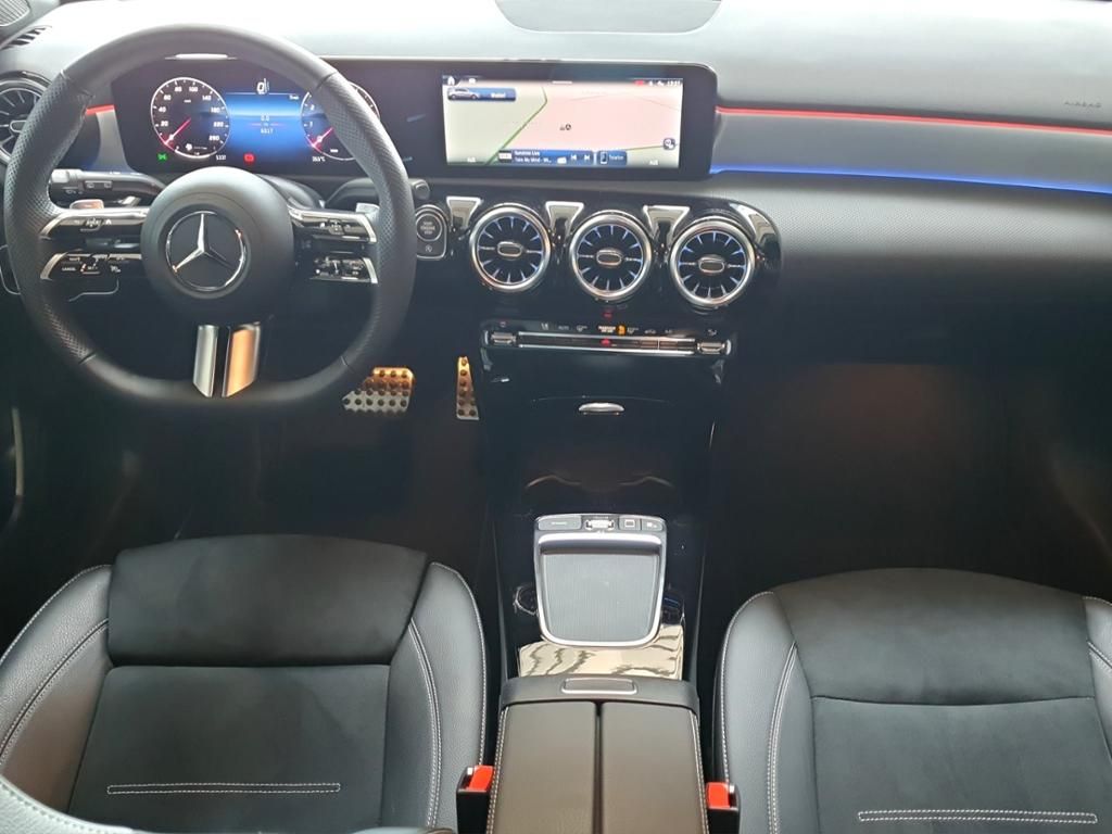 Fahrzeugabbildung Mercedes-Benz A 180 Kompaktlimousine AMG Line*Night Paket*LED