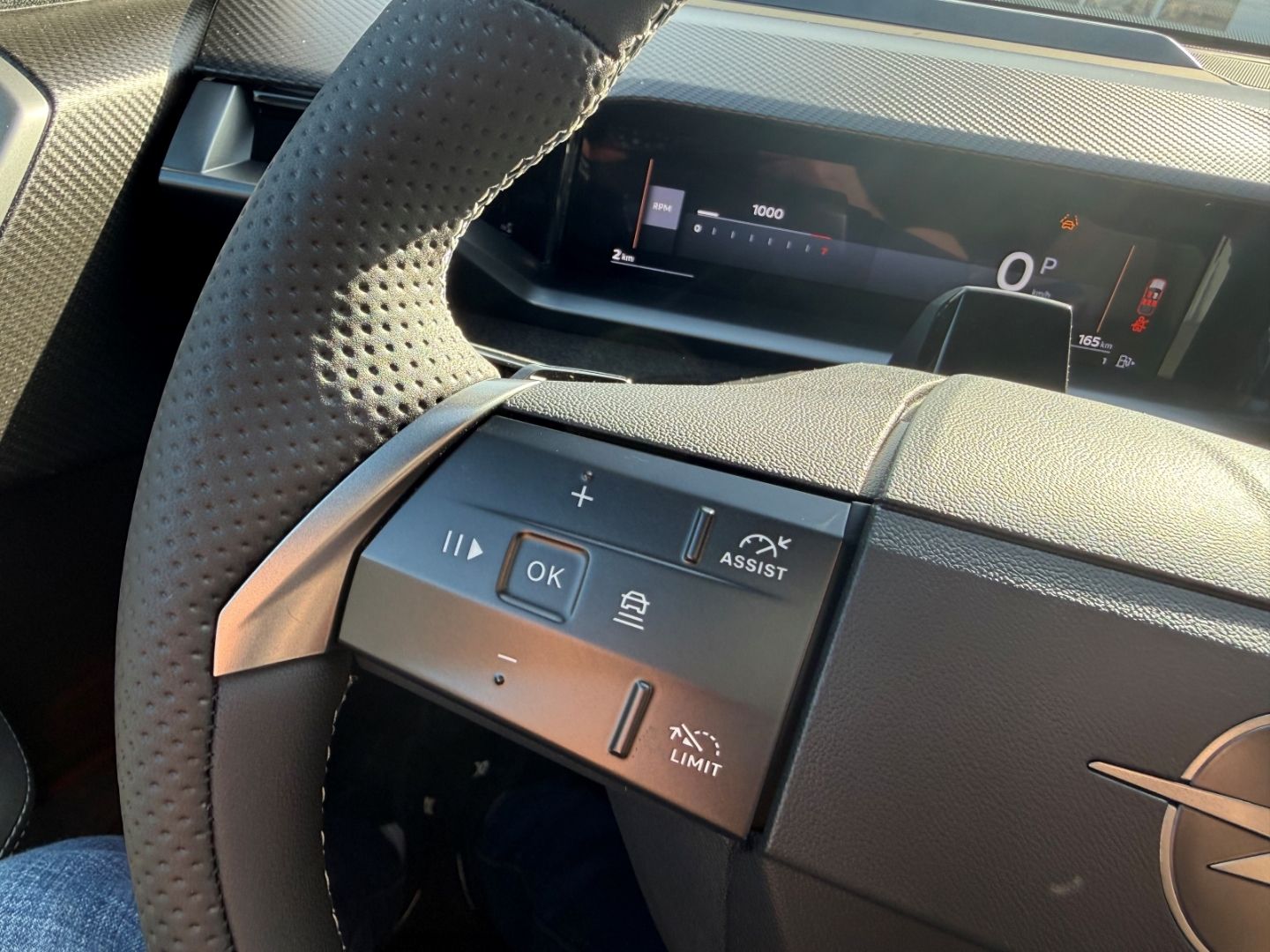 Fahrzeugabbildung Opel Grandland 1.2 48V Mild-Hybrid Ultimate mit AHK