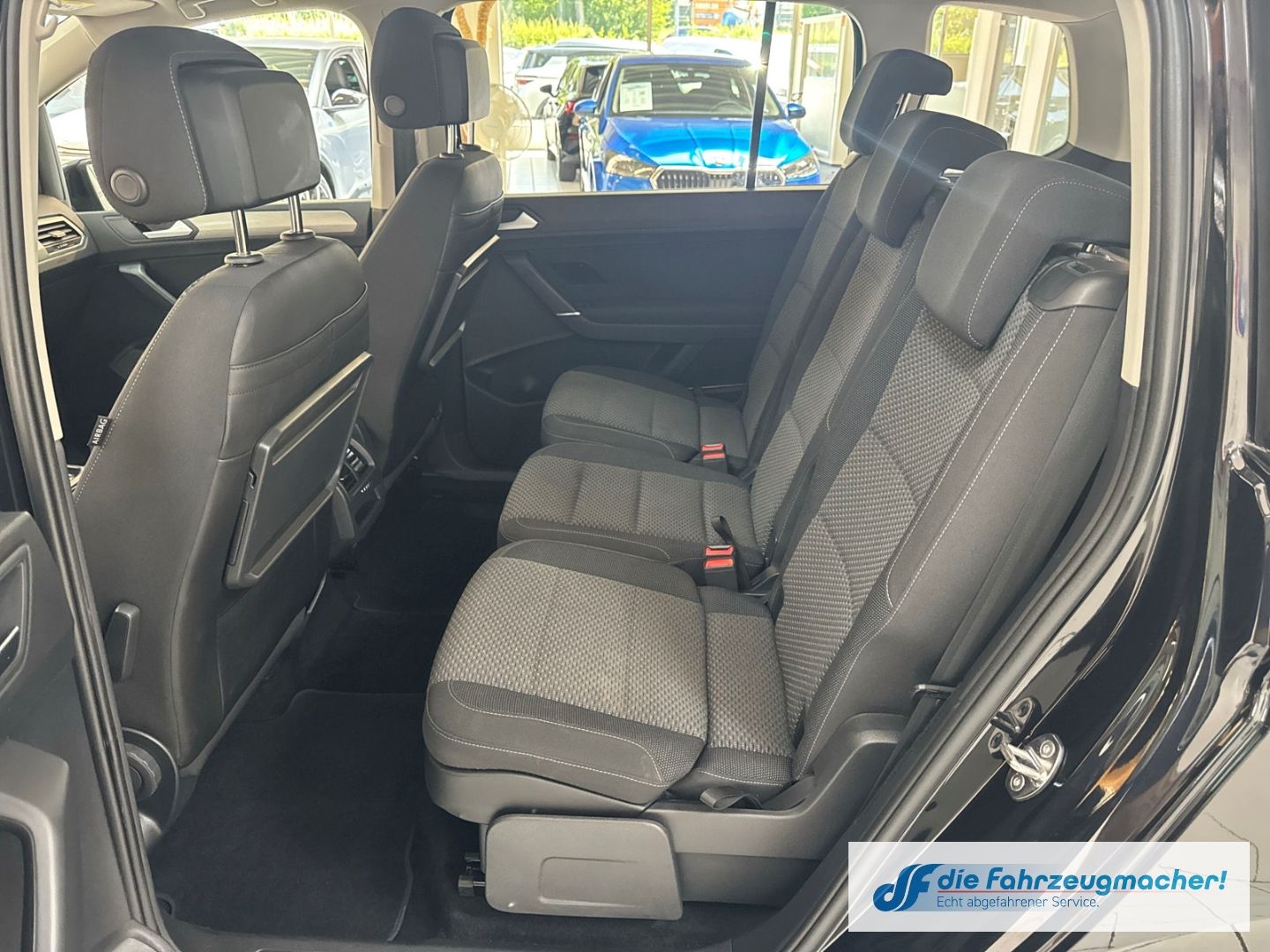 Fahrzeugabbildung Volkswagen Touran Comfortline 7.Si. AHK-klap.150PS Navi Dig