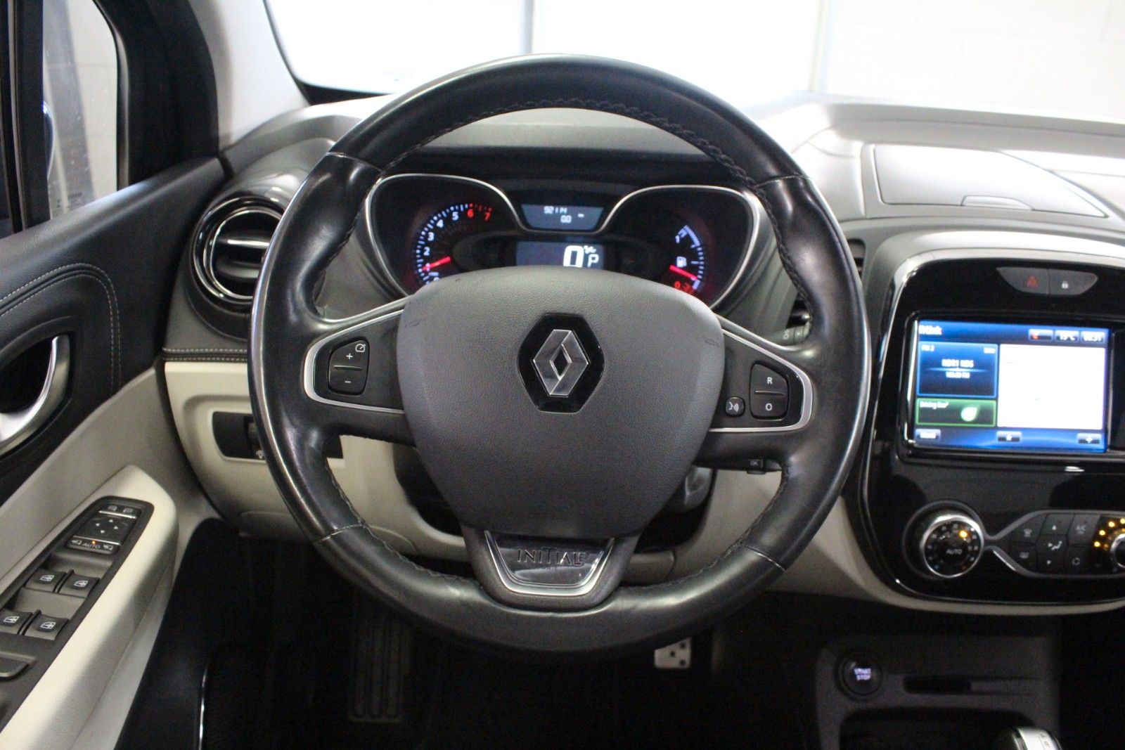 Fahrzeugabbildung Renault Captur TCe 120 EDC *Initiale Navi*Automatik*