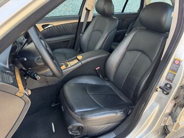 Mercedes E 220 - 12