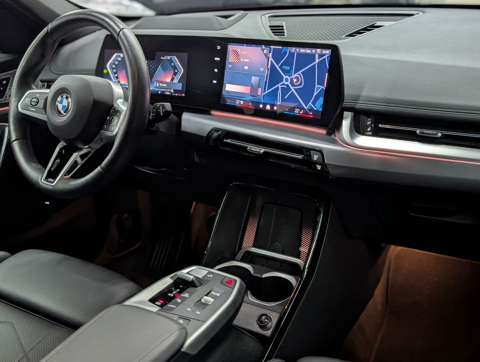 Fahrzeugabbildung BMW X1 23 i xDrive M Sport H&K PANO LEDER AHK Ad-LED