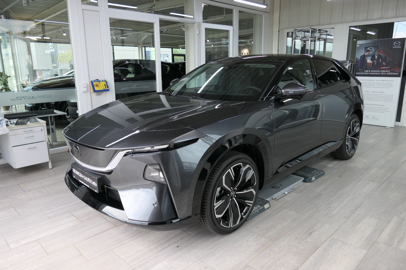 Mazda CX 6e Takumi mit 21 Zoll Räder inkl. ab sofort imagem 2
