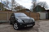 Mercedes-Benz ML 320 CDI*1.HAND*erst 70000km.LEDER*XENON*NAVI - Mercedes-Benz ML 320: Schwarz