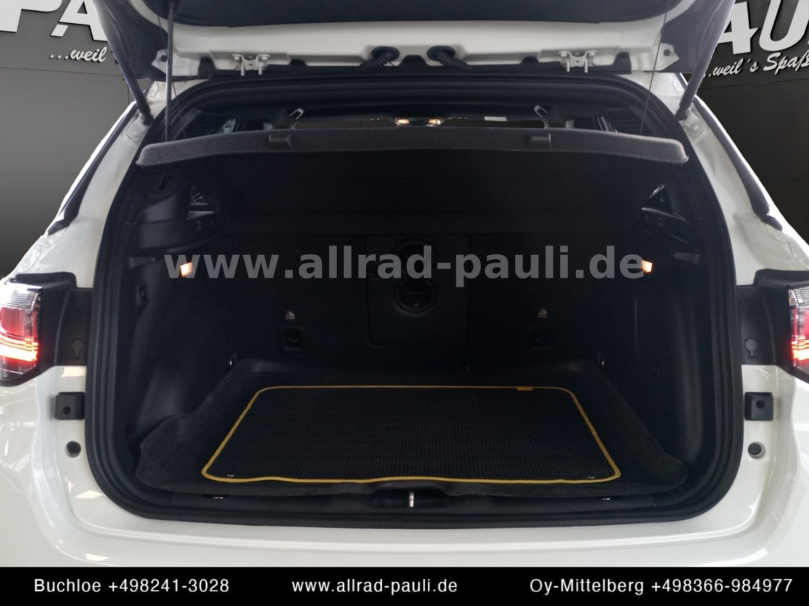 Jeep Compass 1.3 T-GDI S - INFOTAINMENT | 8-fach