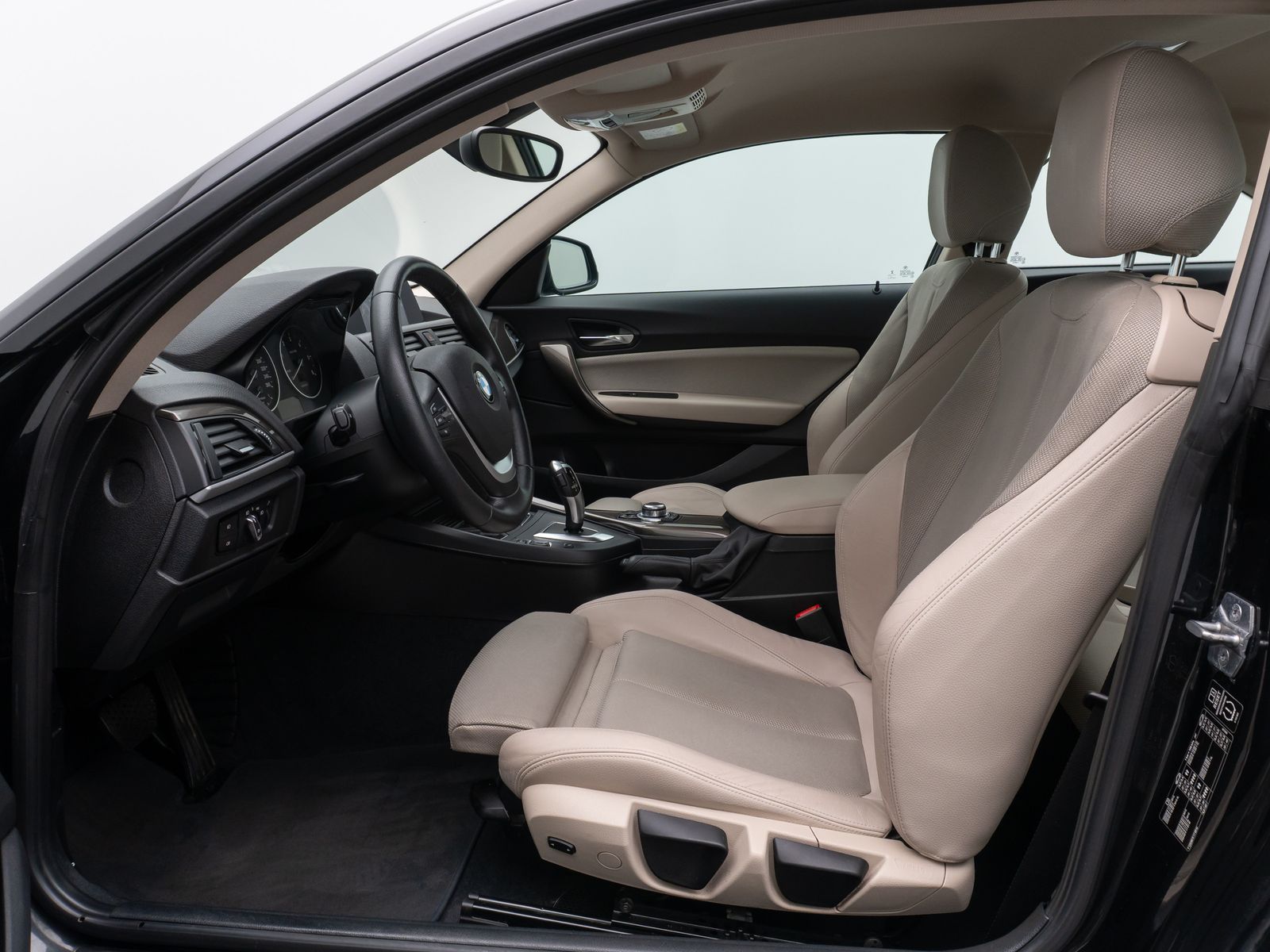 Fahrzeugabbildung BMW 218d PDC Sitzhz Xenon Sport Geschwindigkeitreg