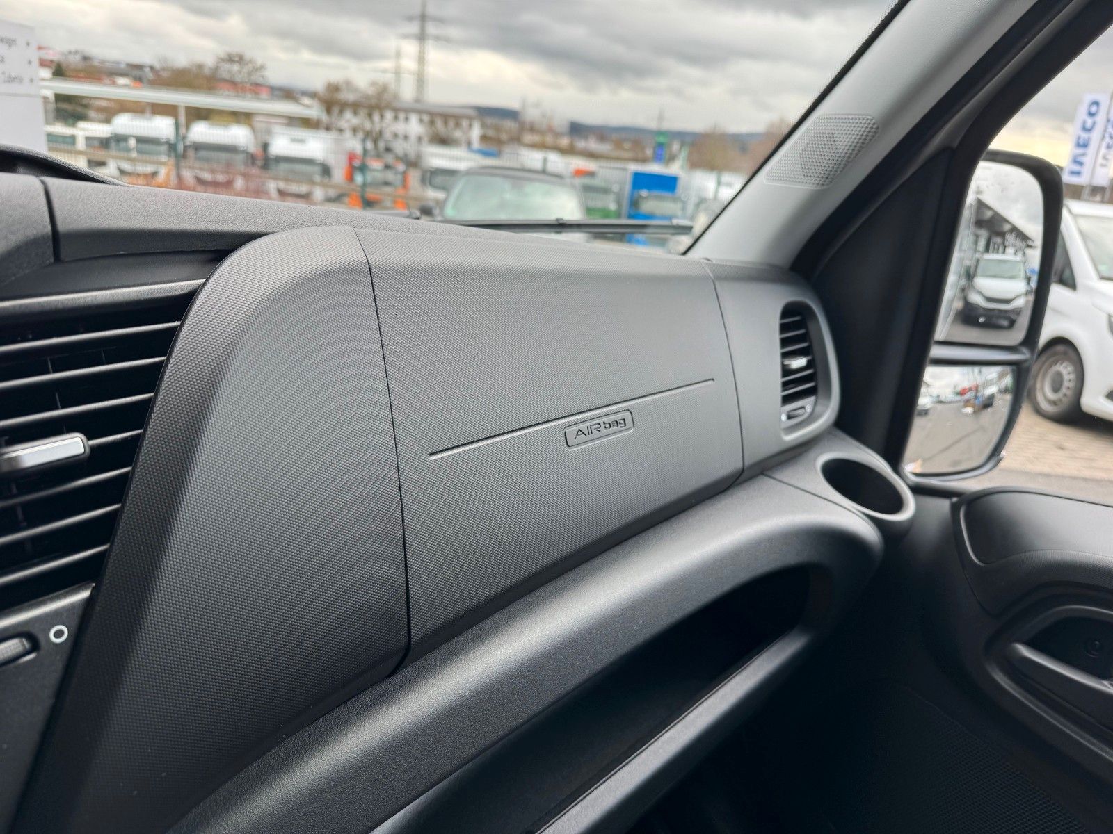 Fahrzeugabbildung Iveco Daily 35S14 A8 *R4.100mm*Automatik*Kamera*SPIER*