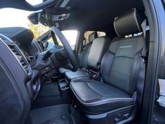 DODGE RAM 3500 Laramie Crew Cab RamBox 6.7 HO