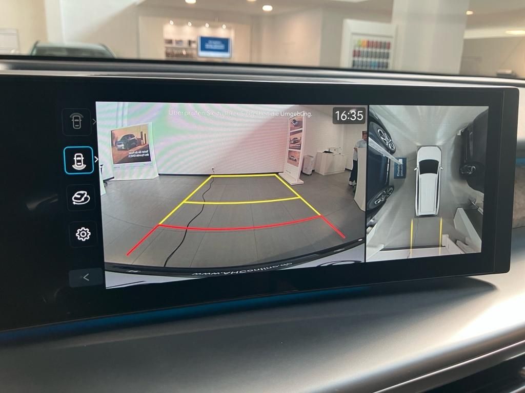 Fahrzeugabbildung Hyundai IONIQ 9 (6-Sitzer) 4WD 110kWh Uniq Pano HUD PDC