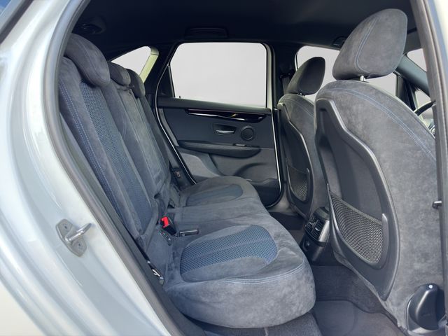 Fahrzeugabbildung BMW 220i Active Tourer M Sport+M Fahrwerk+LED+Navi