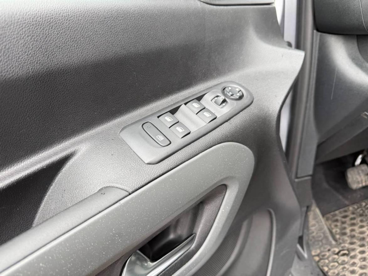 Citroën ë-Berlingo M Elektromotor 136 Shine