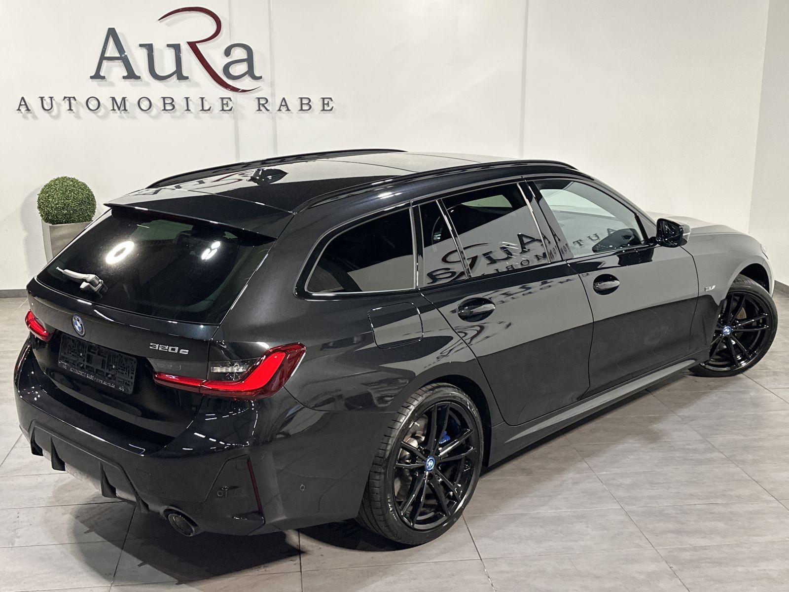 Fahrzeugabbildung BMW 320e Touring M-Sport Aut. NAV+LED+PANO+WIDE+HIFI
