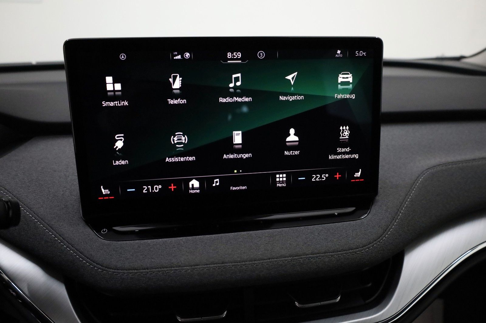 Fahrzeugabbildung SKODA Enyaq 80 Loft ,T.Leder,Navi,LED,SH,Kamera,AHK