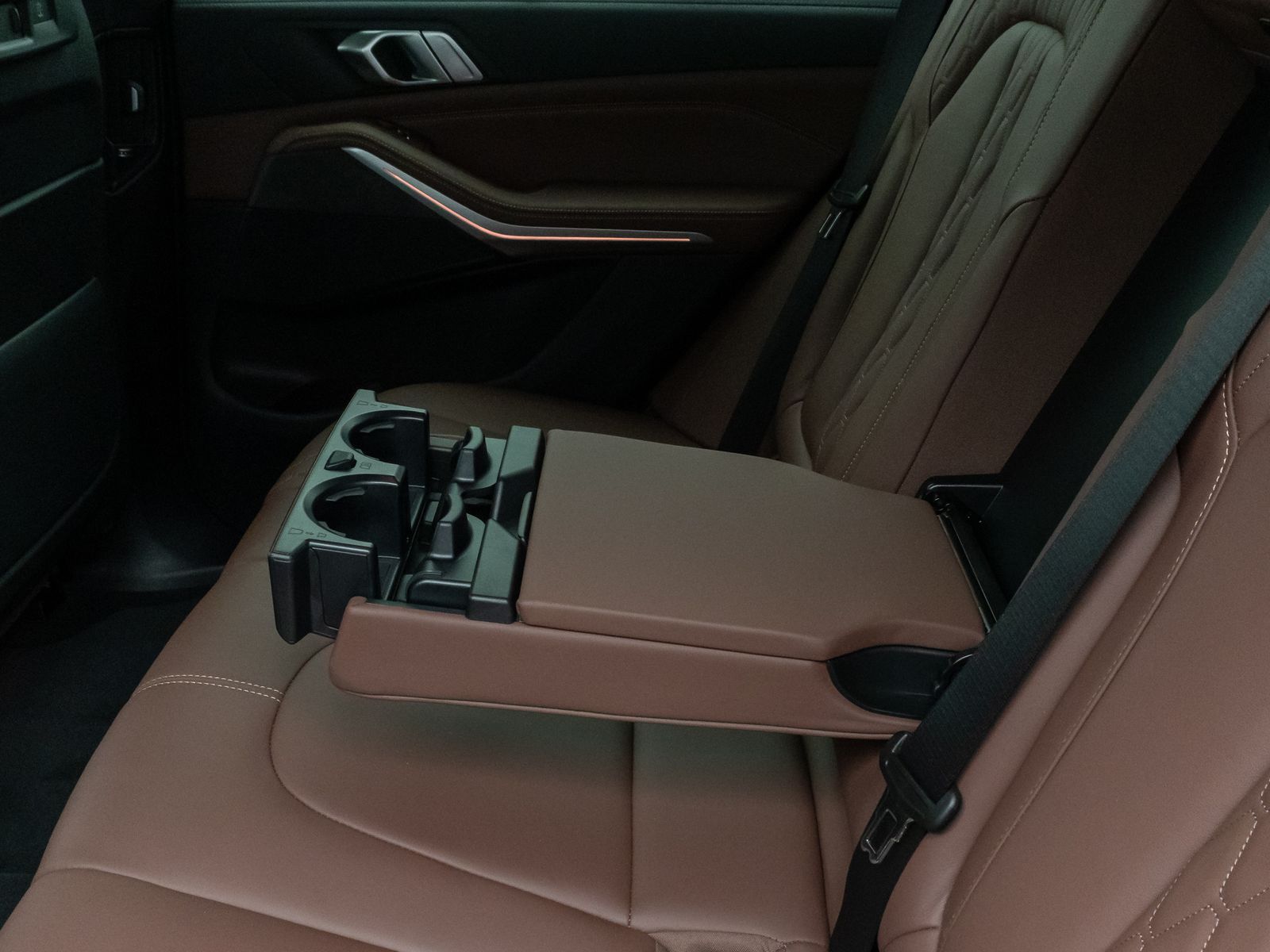 Fahrzeugabbildung BMW X5 xD30d M Sport Laser DAB HiFi AHK DiplayKey