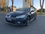 Volkswagen Golf VII 1,5 TSI Lim. R-line Highline