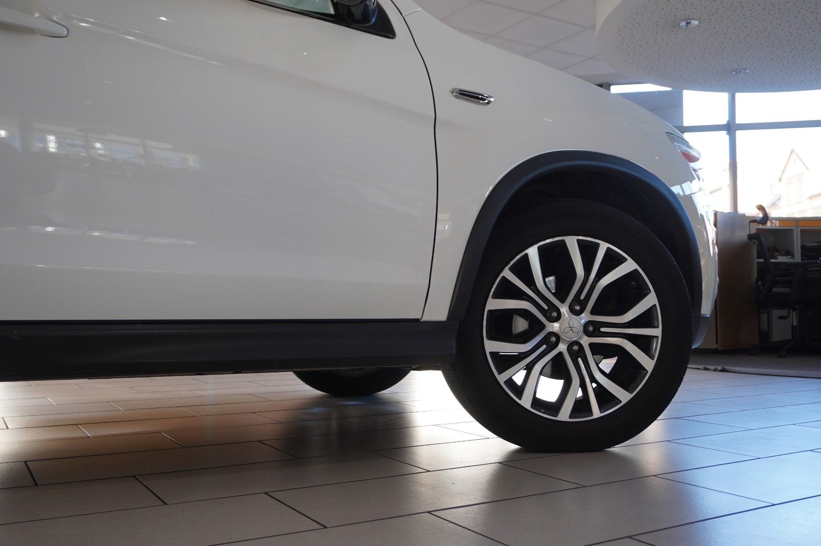 Fahrzeugabbildung Mitsubishi ASX 1.6D TOP 2WD NAVI/LED/KAMERA/PANO./SHZ/AHK