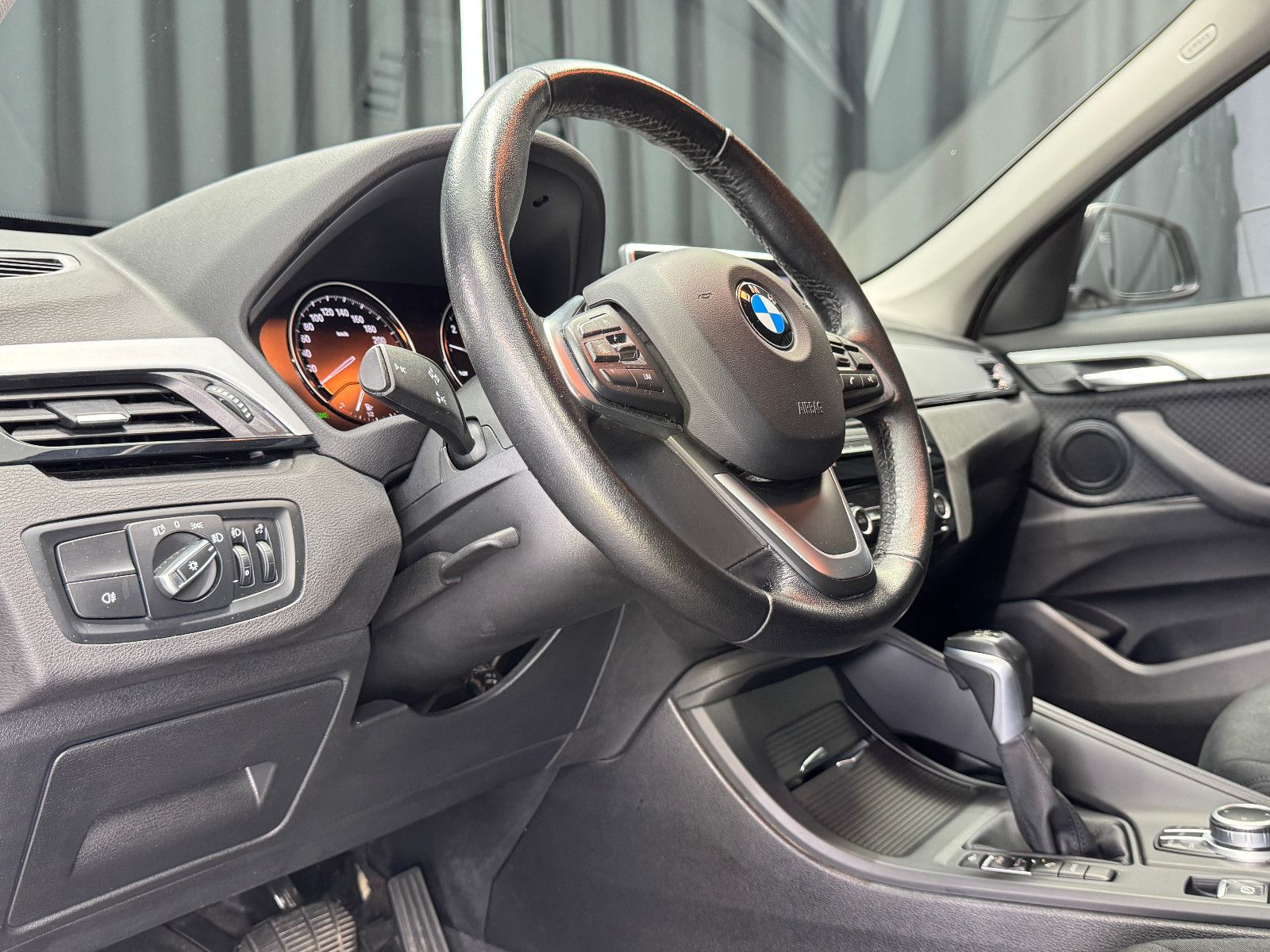 Fahrzeugabbildung BMW X1 xDrive 25e Advantage |AHK|PANO|AUTOMATIK|LED