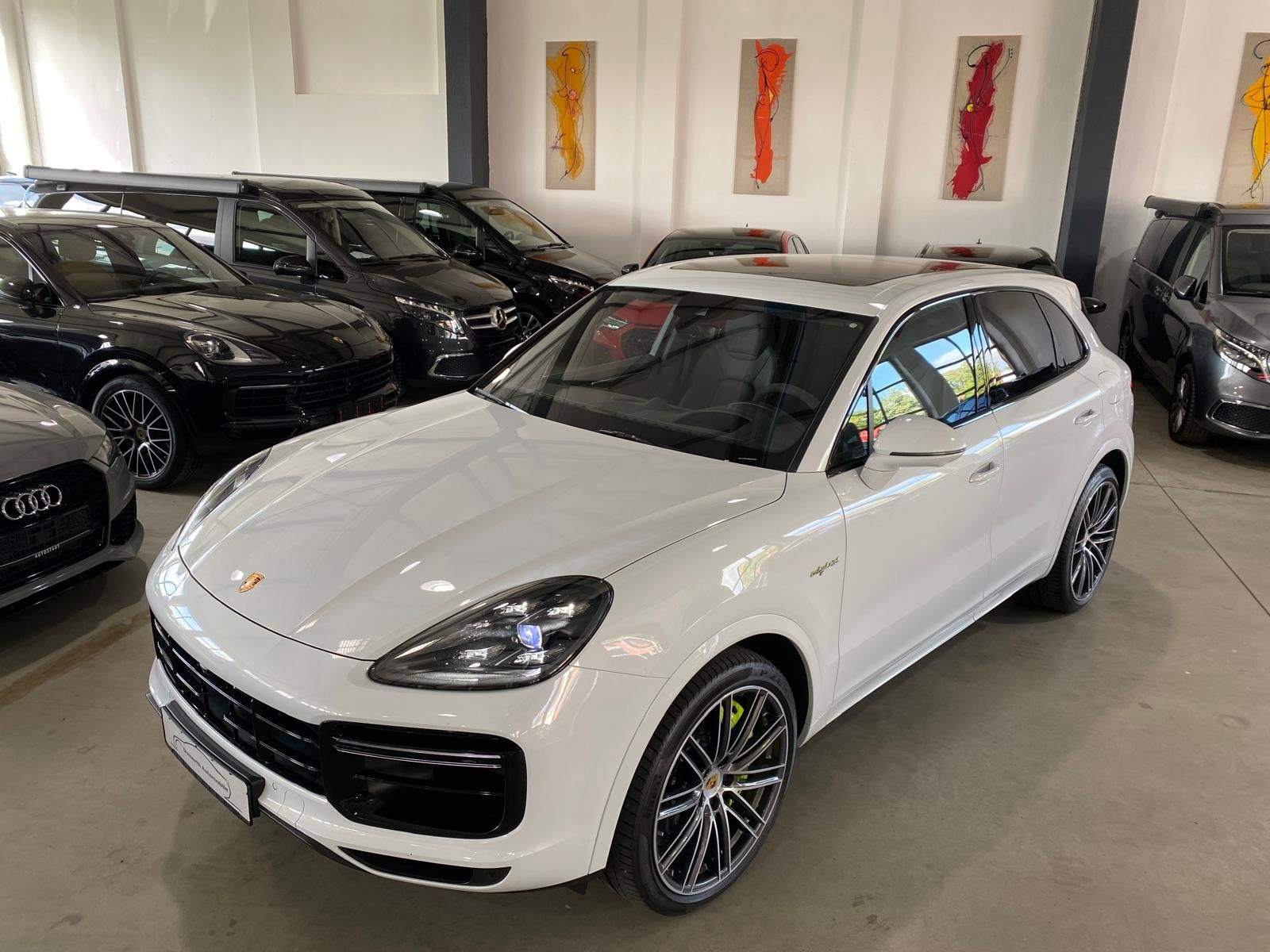 Fahrzeugabbildung Porsche Cayenne Turbo S E Hybrid/Pano/HUD/Matrix/22´/BUR