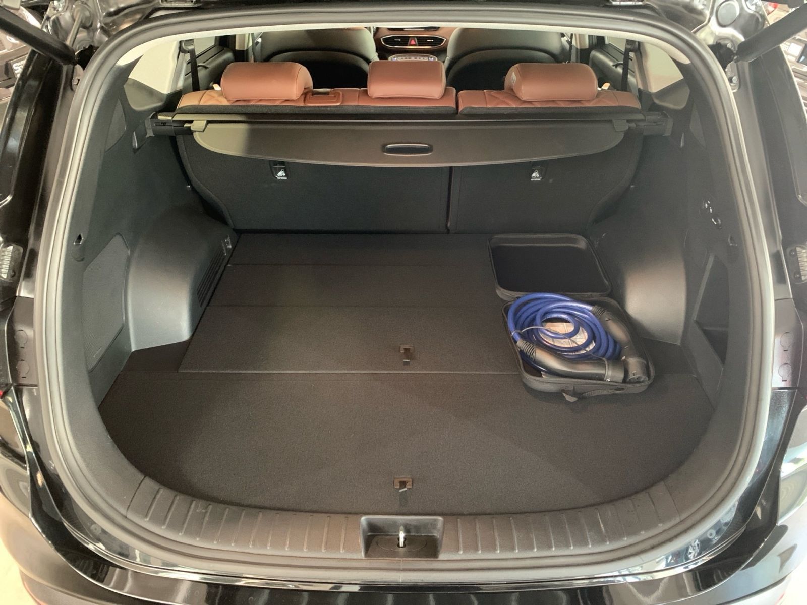 Fahrzeugabbildung Hyundai SANTA FE 1.6 T-GDI Prime Plug-In Hybrid 4WD AHK