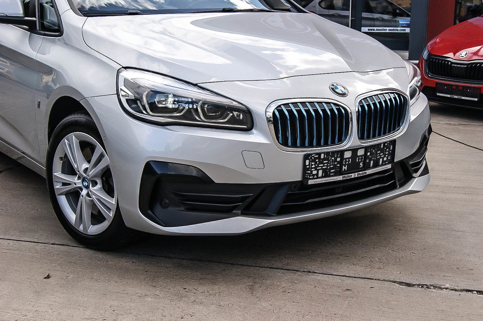 Fahrzeugabbildung BMW 225 xe Advantage Aut LED-SCHEINWERFER SIHZG PARK