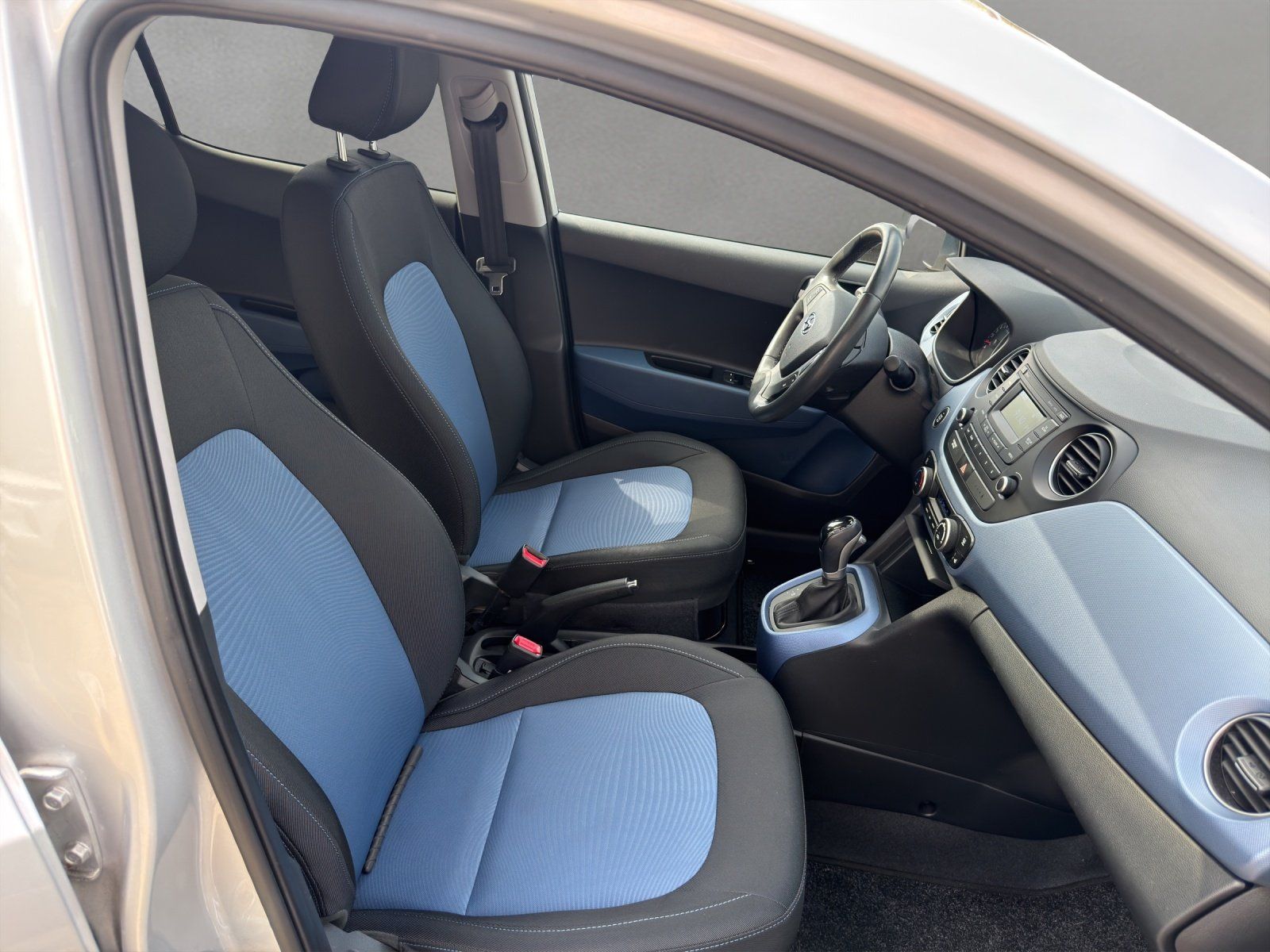 Fahrzeugabbildung Hyundai i10 1.2 Sytle el. SD Glas Sitzh. Automatik Klima