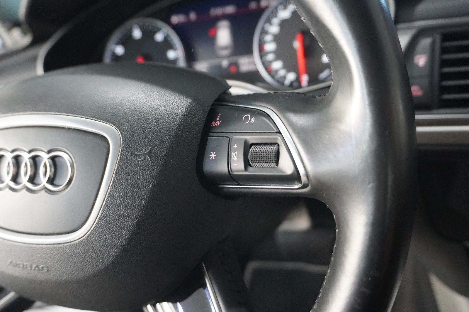 Fahrzeugabbildung Audi A6 Avant 2.0 TDI ULTRA S-TRONIC NAVI/LED/SHZ/AHK