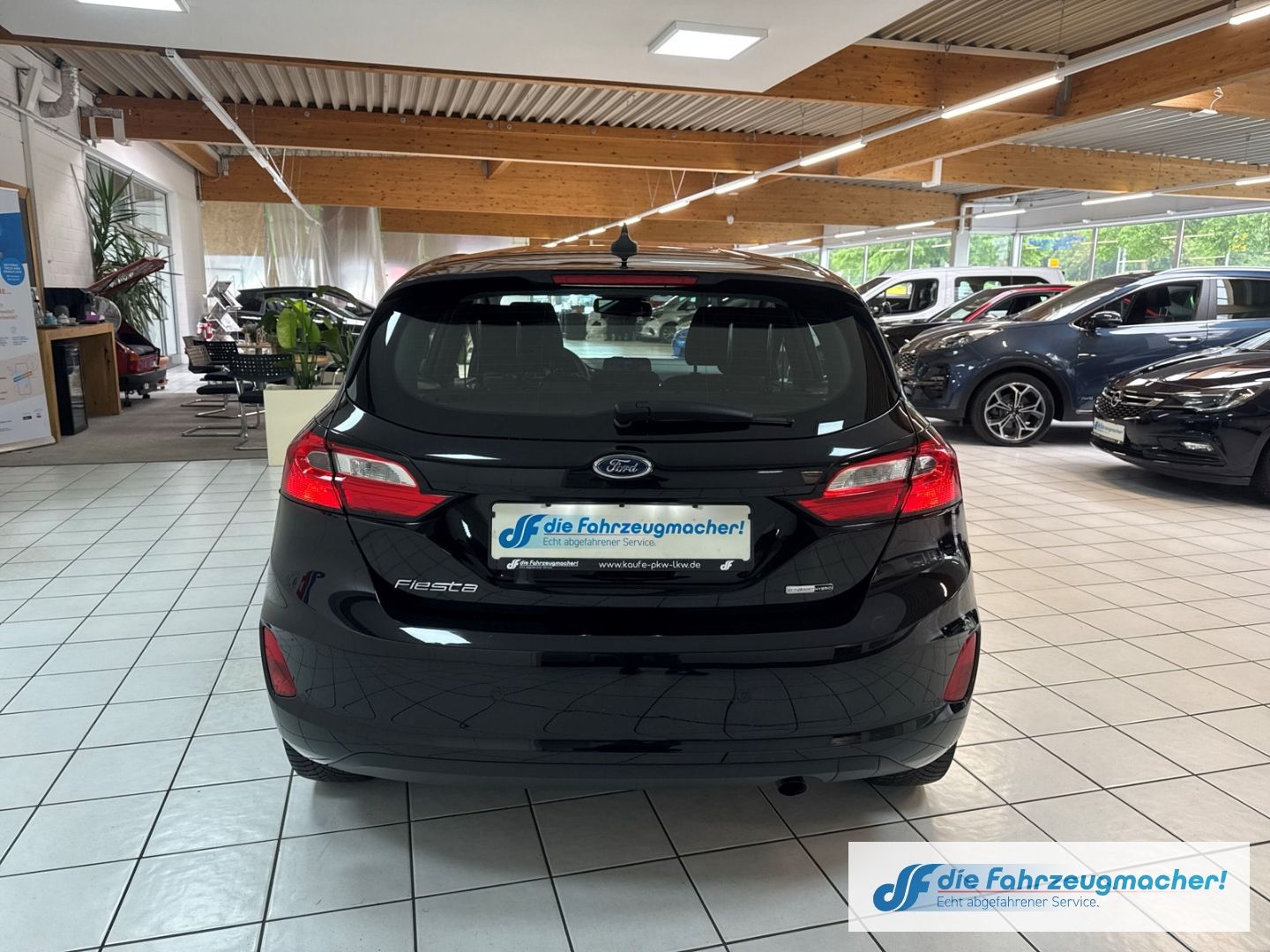 Fahrzeugabbildung Ford Fiesta Titanium Navi LED Blendfreies Fernl. Kurv