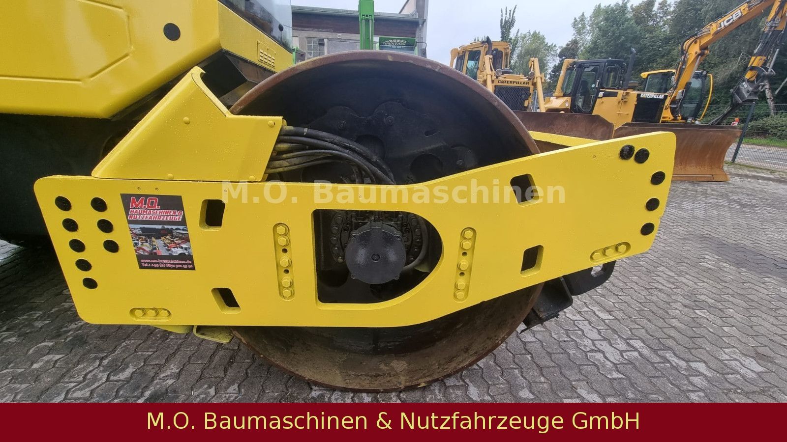 Fahrzeugabbildung BOMAG BW 213 D-4 Walzenzug