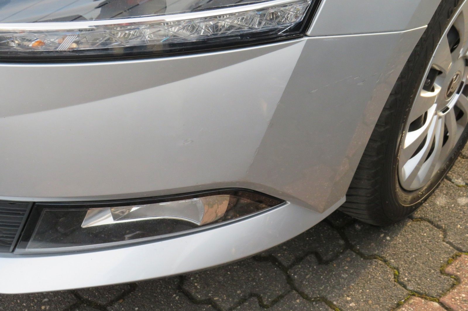 Fahrzeugabbildung SKODA Fabia Combi Ambition KLIMA SITZH. GRA PDC APP-C.