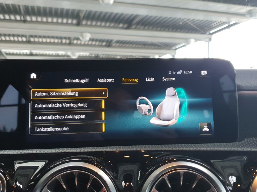 Fahrzeugabbildung Mercedes-Benz A 250 Kompaktlimousine AMG*Night*Kamera*LED