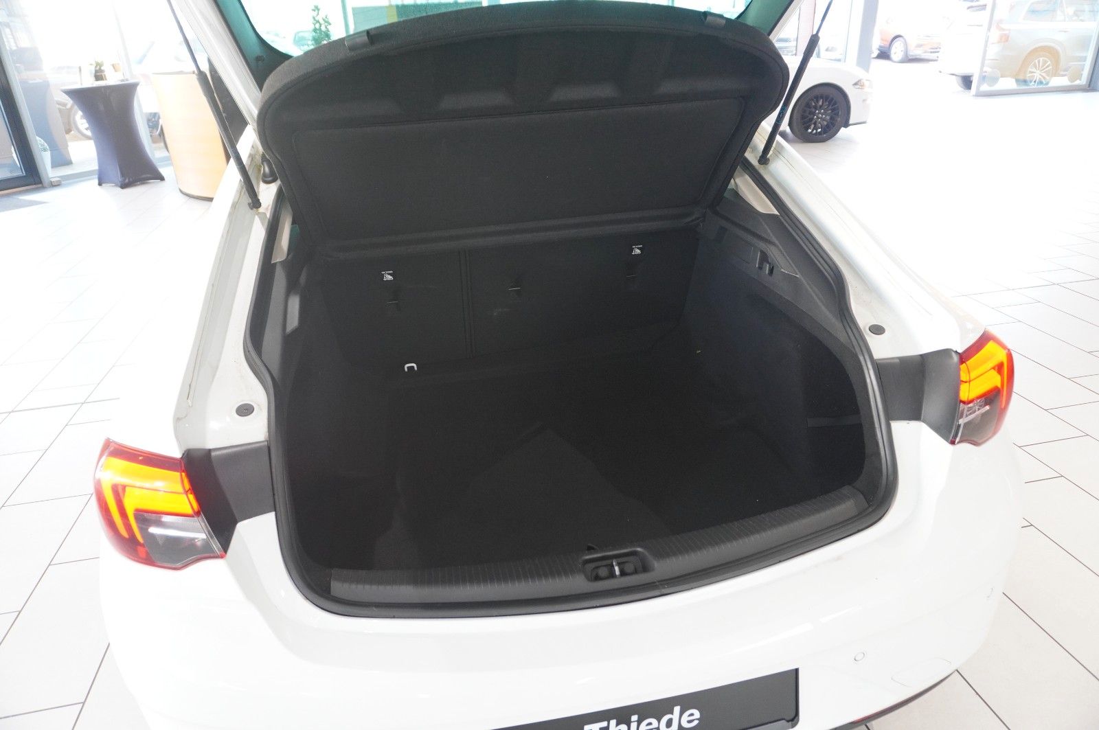 Fahrzeugabbildung Opel Insignia B GS 1.5T DYNAMIC NAVI/LED/SPORT/SH/AHK