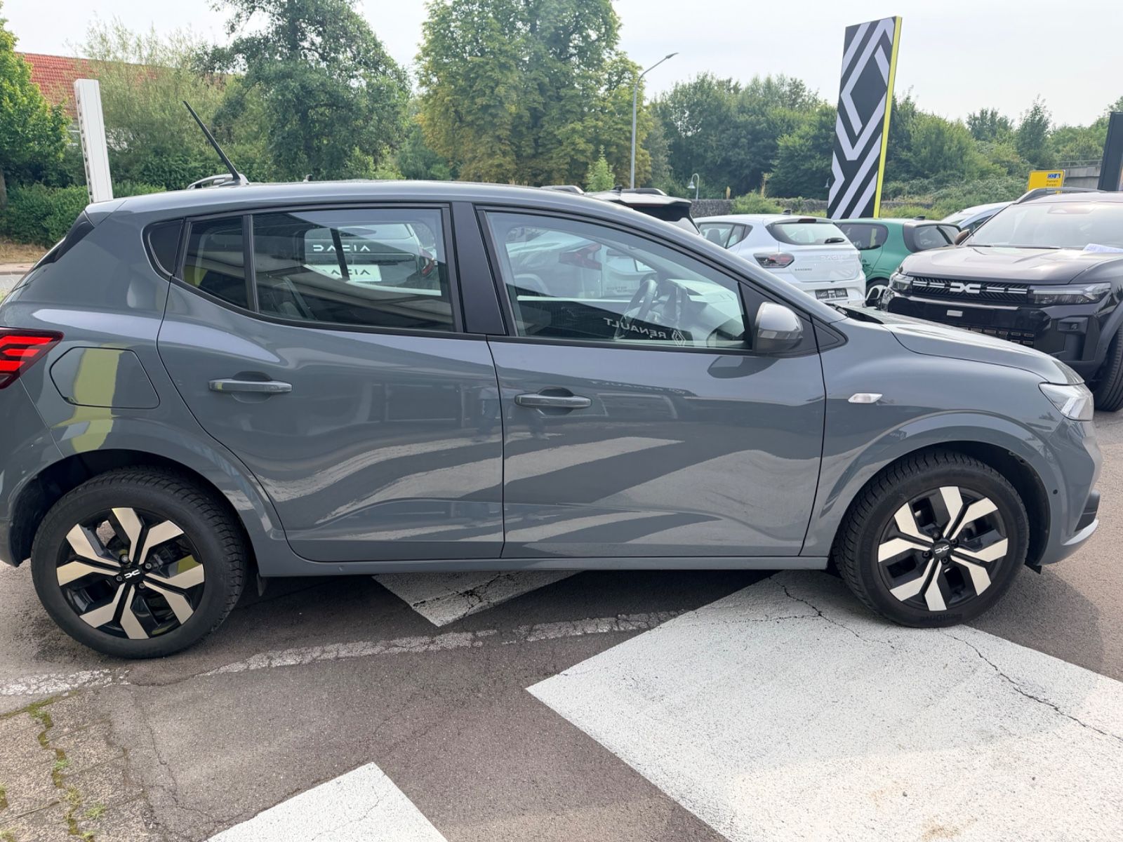 Fahrzeugabbildung Dacia Sandero III Expression "AUTOMATIK"
