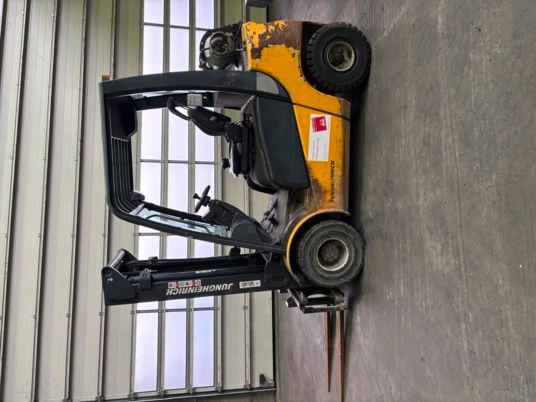Jungheinrich TFG425 5m/ 4466 std/ 2010 bj