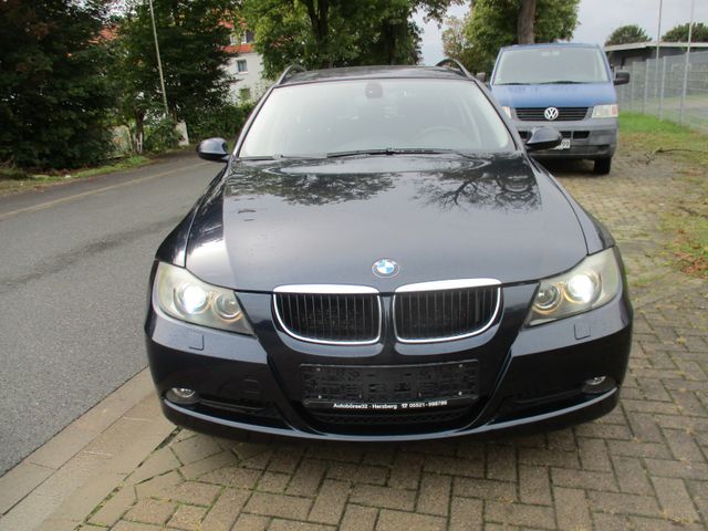 BMW 320d Touring !!!XENON!NAVI!LEDER!!!TÜV NEU