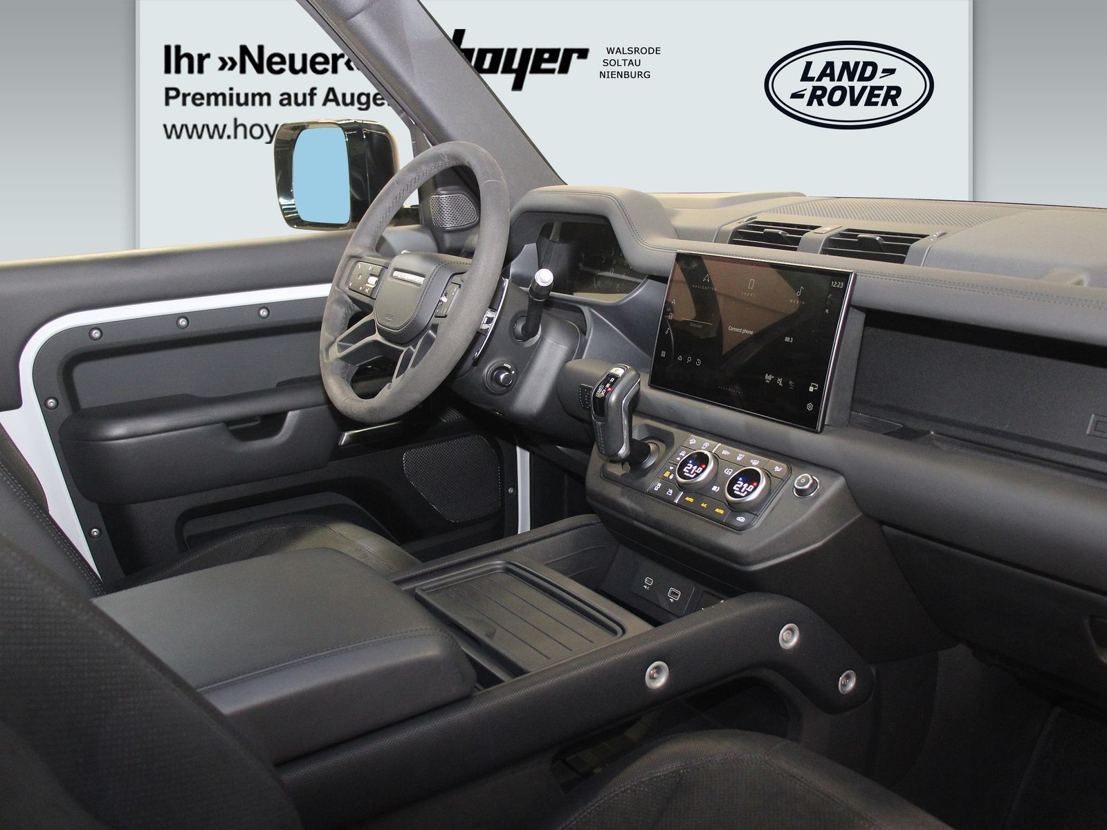 Land Rover Defender 90 P525 V8 Black Pack foto 4