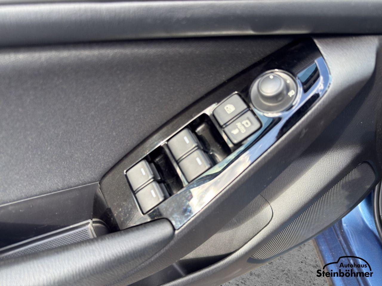 Mazda 3 2.0 SKYACTIV-G Exclusive-Line Navi Bluetooth
