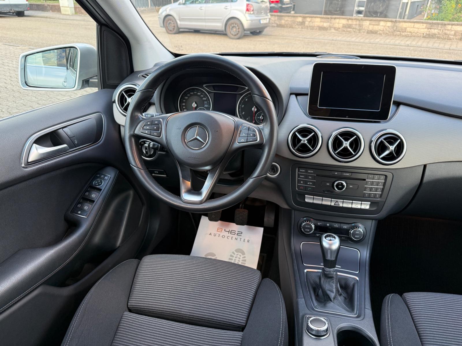 Mercedes-Benz B 180 BlueEfficiency Edition *82tkm* LED Shzg