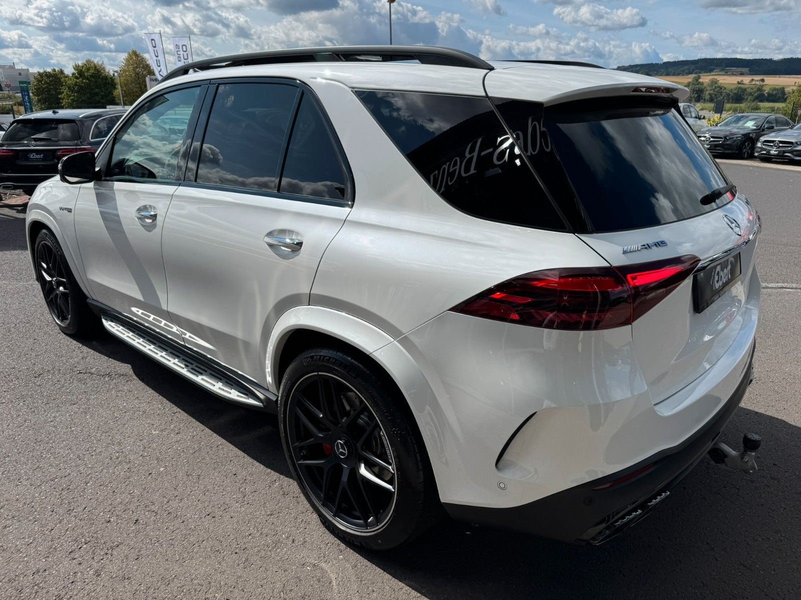 Fahrzeugabbildung Mercedes-Benz GLE 63 S 4M+ Drivers+HUD+AHK+Pano+Burm+Massage - mit KI generiert/bearbeitet
