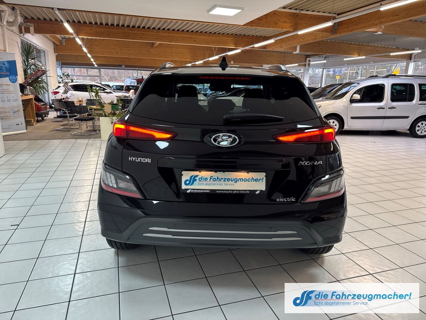 Fahrzeugabbildung Hyundai KONA Trend Elektro 2WD Navi Soundsystem LED ACC