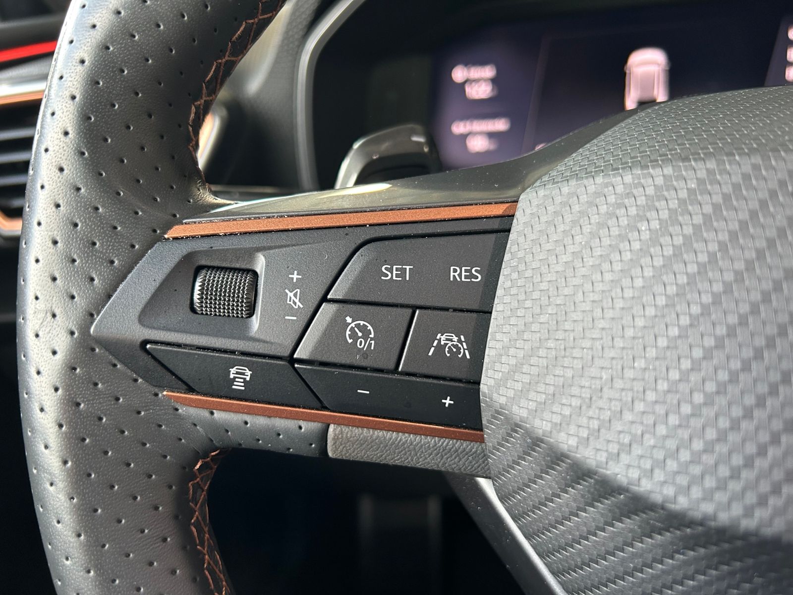 Fahrzeugabbildung CUPRA Leon Sportstourer e-Hybrid KLIMA LED NAVI SHZ