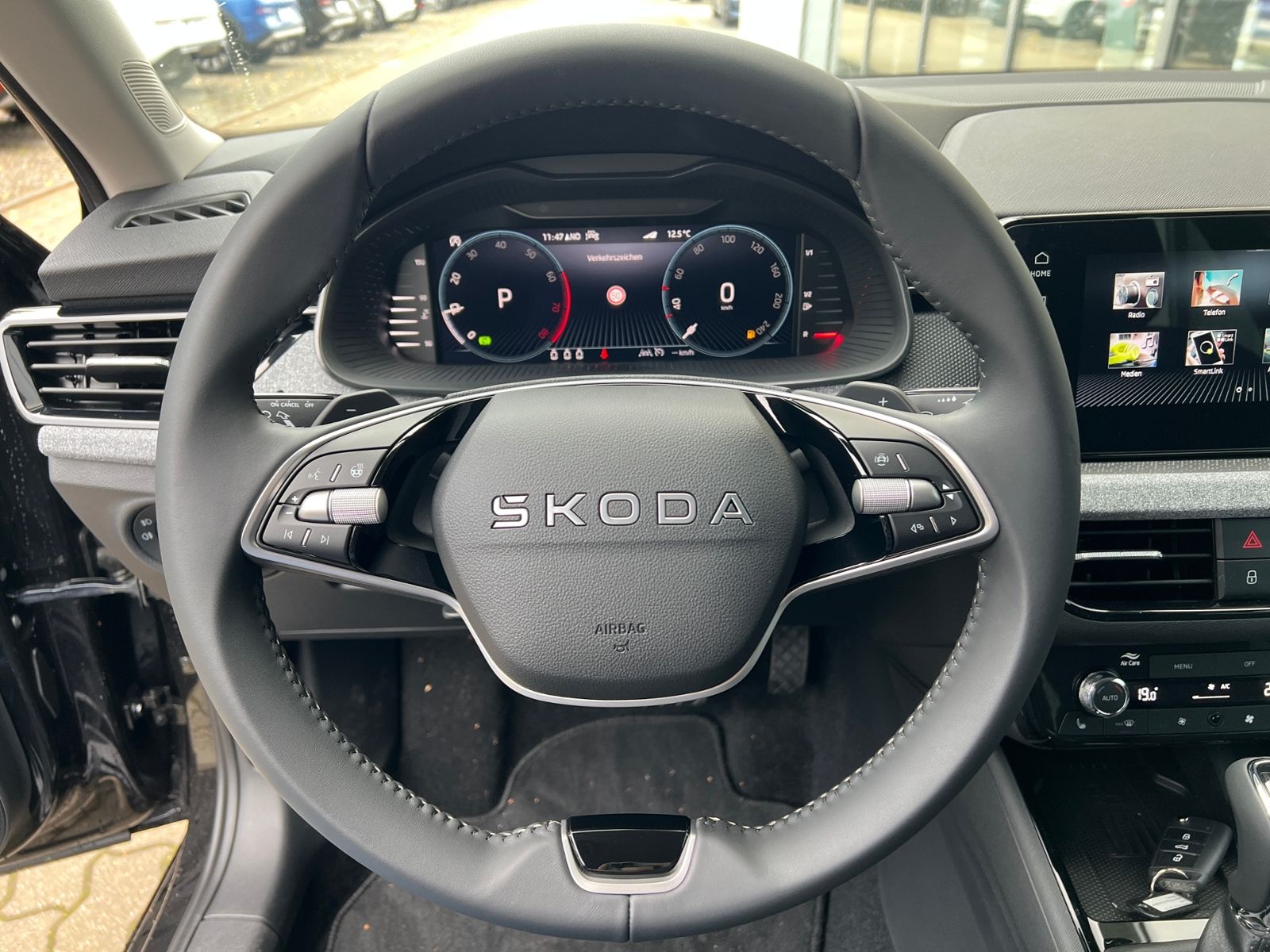 Fahrzeugabbildung SKODA Kamiq DRIVE 1,0 TSI DSG *Matrix LED, Smart Link,