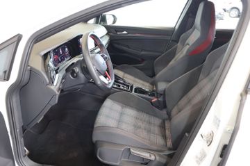 Volkswagen Golf VIII GTI 2.0 TSI AID+CARPLAY+LED+AMBIENT