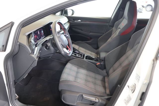 Volkswagen Golf VIII GTI 2.0 TSI AID+CARPLAY+LED+AMBIENT