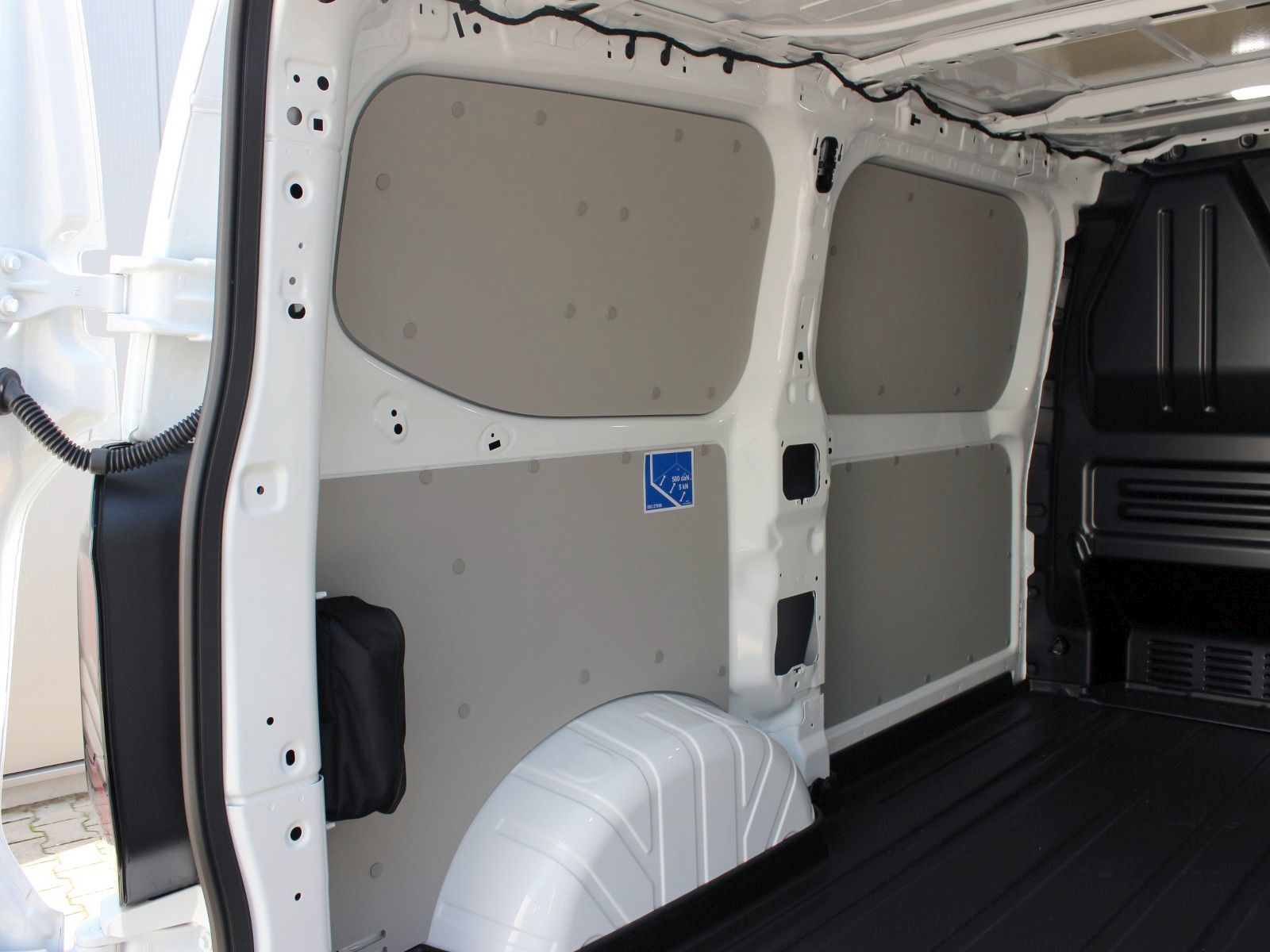 Fahrzeugabbildung Ford Transit Custom 320 L1 Trend FWD Plug-in Hybrid