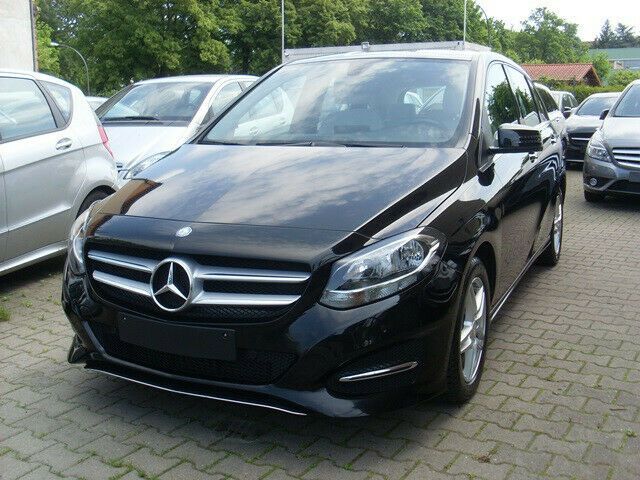 Mercedes-Benz B 180  Style / 2 Jahre GARANTIE