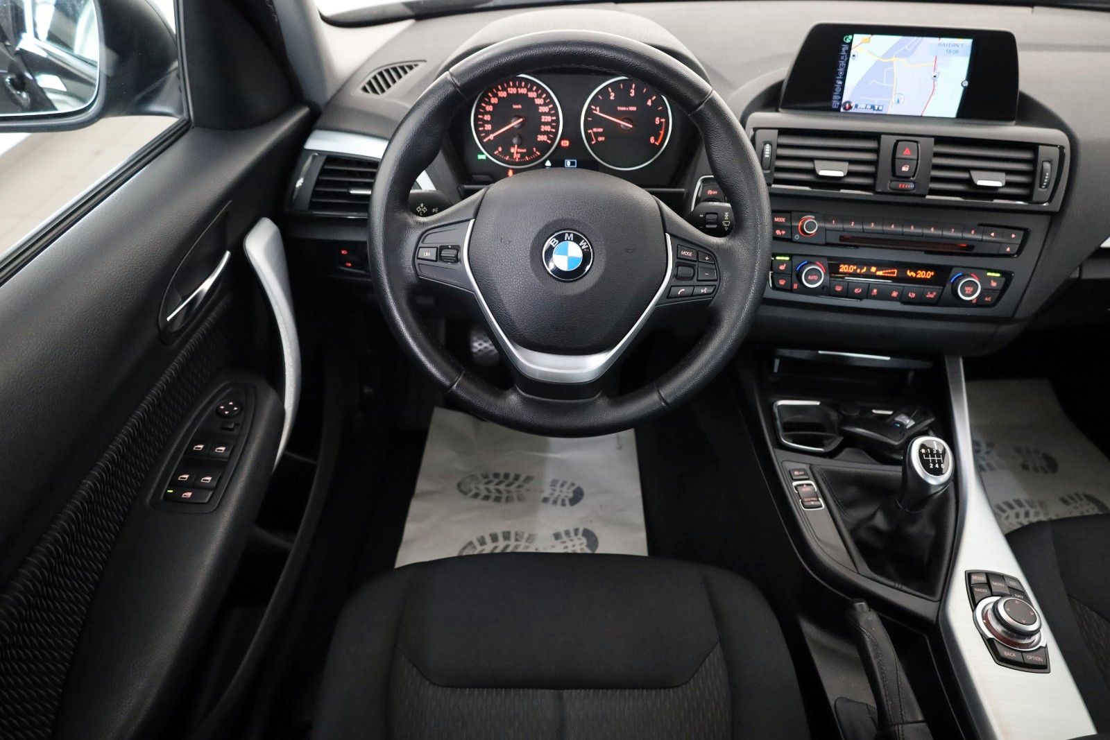 Fahrzeugabbildung BMW 120d 5-trg. Advantage Navi,Xenon,SH,PDC,SR+WR