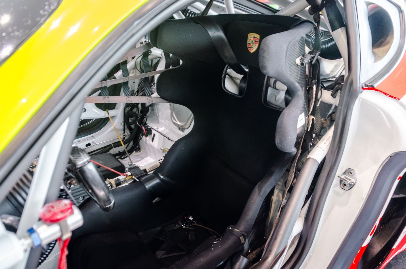 Porsche Cayman GT4 Clubsport MR DMSB Manthey foto 17