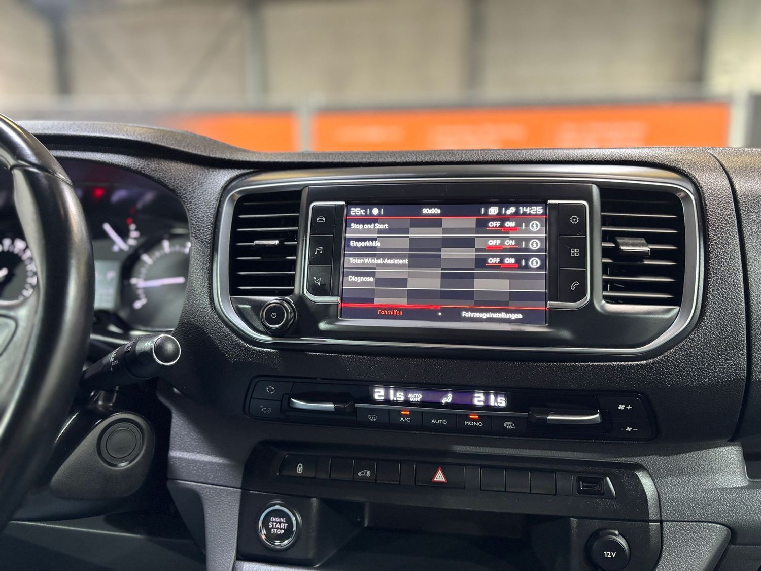 Fahrzeugabbildung Citroën Jumpy 2.0 BlueHDI Club#Kamera#Klima#Tempomat#AHK